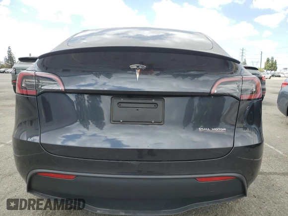 2024 Tesla Model Y Performance z VIN 7SAYGDEF5RF125127, wystawiony jako Copart lot #56753105 z przebiegiem 9 267 mil mil oraz Szkoda całkowita • Salvage title. Historia ofert i sprzedaży dostępna na DreamBid. Obrazek 6.