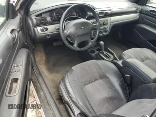 2004 Chrysler Sebring LXi z VIN 1C3EL55R84N414268, wystawiony jako Copart lot #55455125 z przebiegiem 111 797 mil mil oraz Szkoda całkowita • Salvage title. Historia ofert i sprzedaży dostępna na DreamBid. Obrazek 8.