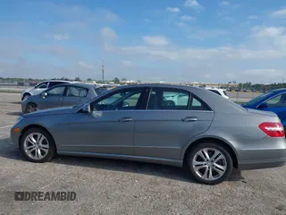 2011 Mercedes-Benz E-Class E 350 Luxury with VIN WDDHF8HB1BA485662, listed as a IAAI auction lot 41978098 with 28,765 mi miles. Bid and sale history available at carsss.com. Image 14.