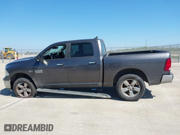 2016 Ram 1500 Lone Star z VIN 1C6RR7LT9GS223087, wystawiony jako IAAI lot #41869097 z przebiegiem 123 612 mil mil oraz . Historia ofert i sprzedaży dostępna na DreamBid. Obrazek 14.
