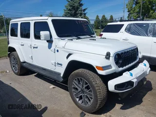 2024 Jeep Wrangler High Altitude z VIN 1C4RJXU69RW190368, wystawiony jako IAAI lot #40308170 z przebiegiem 6 891 mil mil oraz . Historia ofert i sprzedaży dostępna na DreamBid. Obrazek 1.
