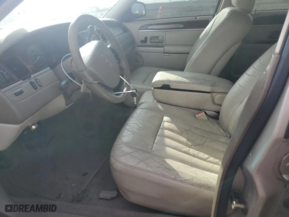 2005 Lincoln Town Car Signature with VIN 1LNHM81W75Y627582, listed as a Copart auction lot 46041585 with 177,515 mi miles and Salvage Title. Bid and sale history available at carsss.com. Image 7.