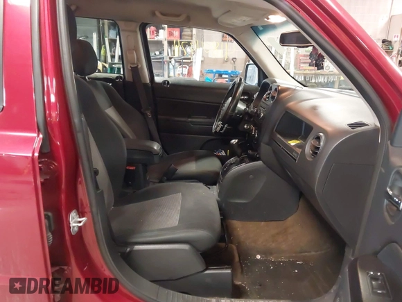 2016 Jeep Patriot High Altitude Edition with VIN 1C4NJRFB5GD685731, listed as a IAAI auction lot 41804474 with 125,184 mi miles. Bid and sale history available at carsss.com. Image 5.