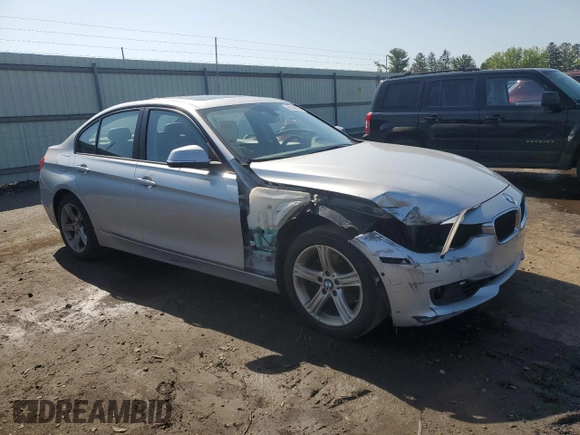 2013 BMW 3 Series 328i xDrive с VIN WBA3B5G53DNS02245, выставлен на аукционе Copart как лот 61544095 с пробегом 123 425 миль миль и Списание • Salvage title. История ставок и продаж доступна на DreamBid. Изображение 4.