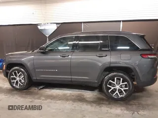 2024 Jeep Grand Cherokee Limited with VIN 1C4RJHBG5RC258264, listed as a IAAI auction lot 42053109 with Not provided miles and . Bid and sale history available at DreamBid. Image 6.