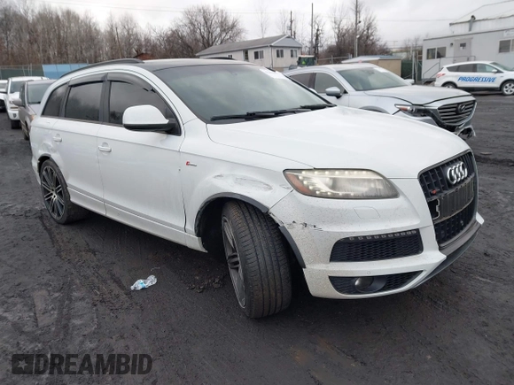 2014 Audi Q7 3.0T S line Prestige with VIN WA1DGAFE4ED010577, listed as a IAAI auction lot 41498879 with 180,403 mi miles. Bid and sale history available at carsss.com. Image 1.