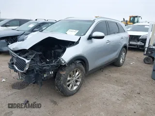 2018 Kia Sorento LX with VIN 5XYPG4A35JG378093, listed as a IAAI auction lot 41602165 with 61,247 mi miles. Bid and sale history available at carsss.com. Image 2.