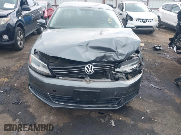 2014 Volkswagen Jetta SE z VIN 3VWD17AJ9EM298175, wystawiony jako IAAI lot #42084756 z przebiegiem 93 039 mil mil oraz . Historia ofert i sprzedaży dostępna na DreamBid. Obrazek 6.