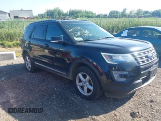 2017 Ford Explorer XLT z VIN 1FM5K8D89HGA49548, wystawiony jako IAAI lot #42650293 z przebiegiem 90 253 mil mil oraz . Historia ofert i sprzedaży dostępna na DreamBid. Obrazek 1.