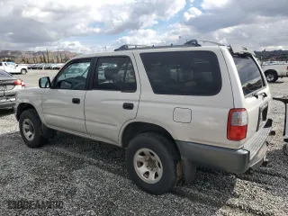 1998 Toyota 4Runner with VIN JT3GM84R4W0028634, listed as a Copart auction lot 45247195 with 338,367 mi miles and Clean Title. Bid and sale history available at carsss.com. Image 2.