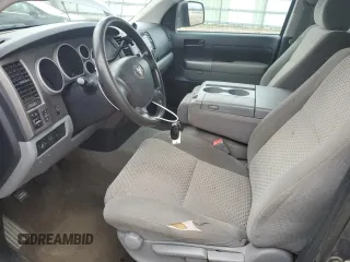 2010 Toyota Tundra с VIN 5TFUM5F13AX006869, выставлен на аукционе Copart как лот 53815225 с пробегом 306 156 миль миль и Чистый • Clean title. История ставок и продаж доступна на DreamBid. Изображение 7.
