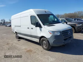 2021 Mercedes-Benz Sprinter Cargo with VIN W1Y40CHY2MT062027, listed as a IAAI auction lot 41795059 with 103,786 mi miles. Bid and sale history available at carsss.com. Image 1.
