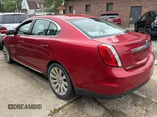 2010 Lincoln MKS z VIN 1LNHL9DR0AG603509, wystawiony jako Copart lot #60124735 z przebiegiem 181 076 mil mil oraz Czysty tytuł • Clean title. Historia ofert i sprzedaży dostępna na DreamBid. Obrazek 3.