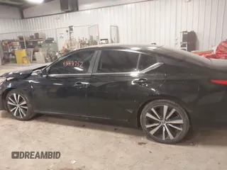 2019 Nissan Altima SR with VIN 1N4BL4CV4KC124052, listed as a IAAI auction lot 41684752 with 102,450 mi miles and . Bid and sale history available at carsss.com. Image 14.