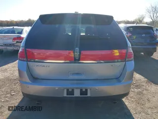 2009 Lincoln MKX with VIN 2LMDU68C49BJ06499, listed as a IAAI auction lot 42072966 with 190,936 mi miles. Bid and sale history available at carsss.com. Image 16.