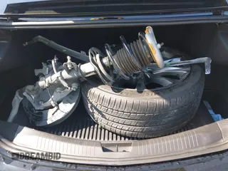 2025 Cadillac CT5 Sport с VIN 1G6DP5RK3S0100470, выставлен на аукционе IAAI как лот 42386329 с пробегом 6 143 миль миль и . История ставок и продаж доступна на DreamBid. Изображение 12.