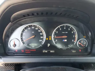 2015 BMW M6 z VIN WBS6C9C56FD467608, wystawiony jako Copart lot #67796074 z przebiegiem 67 706 mil mil oraz Szkoda całkowita • Salvage title. Historia ofert i sprzedaży dostępna na DreamBid. Obrazek 9.
