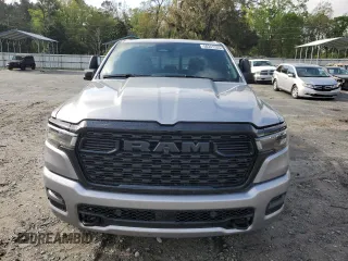 2025 Ram 1500 Big Horn z VIN 1C6SRFFP5SN535005, wystawiony jako Copart lot #50241725 z przebiegiem 9 611 mil mil oraz Szkoda całkowita • Salvage title. Historia ofert i sprzedaży dostępna na DreamBid. Obrazek 5.