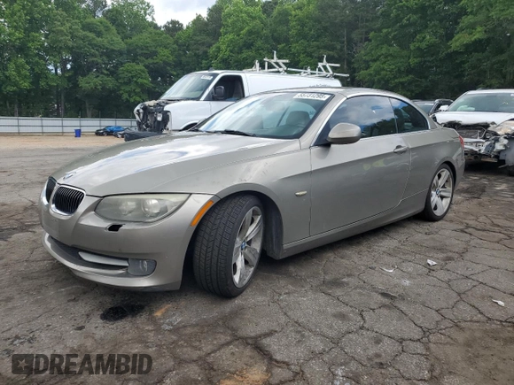 2011 BMW 3 Series 328i z VIN WBADW3C56BE537547, wystawiony jako Copart lot #55731295 z przebiegiem 117 059 mil mil oraz Szkoda całkowita • Salvage title. Historia ofert i sprzedaży dostępna na DreamBid. Obrazek 1.