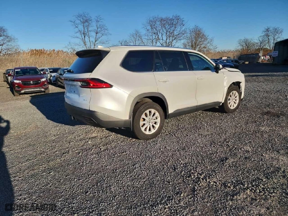 2024 Toyota Grand Highlander XLE with VIN 5TDAAAB52RS009597, listed as a Copart auction lot 53631745 with 12,247 mi miles and Salvage Title. Bid and sale history available at carsss.com. Image 4.