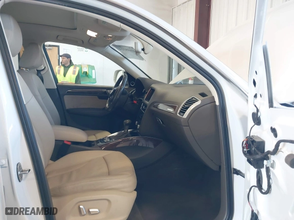 2015 Audi Q5 Premium Plus with VIN WA1DGAFP2FA130155, listed as a IAAI auction lot 41699314 with 118,377 mi miles. Bid and sale history available at carsss.com. Image 5.