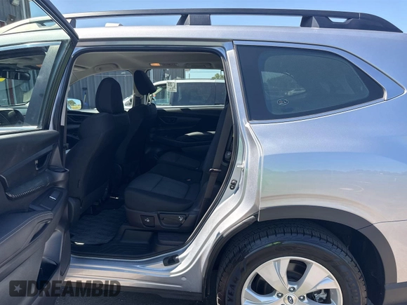 2023 Subaru Ascent Premium z VIN 4S4WMAAD2P3401303, wystawiony jako IAAI lot #42836533 z przebiegiem 30 589 mil mil oraz . Historia ofert i sprzedaży dostępna na DreamBid. Obrazek 7.
