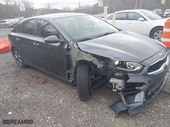 2021 Kia Forte LXS with VIN 3KPF24ADXME267687, listed as a IAAI auction lot 41811900 with 90,448 mi miles. Bid and sale history available at carsss.com. Image 1.