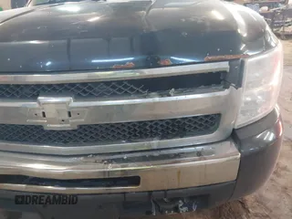 2010 Chevrolet Silverado 1500 LS with VIN 1GCSKREAXAZ161901, listed as a IAAI auction lot 41502944 with 289,439 mi miles and . Bid and sale history available at DreamBid. Image 6.