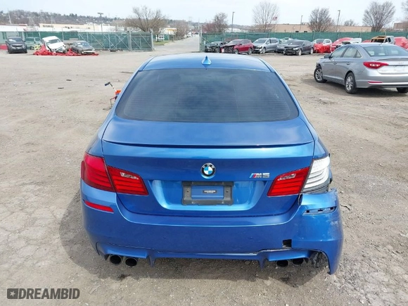 2013 BMW M5 with VIN WBSFV9C56DD096988, listed as a IAAI auction lot 41833177 with 84,337 mi miles. Bid and sale history available at carsss.com. Image 16.