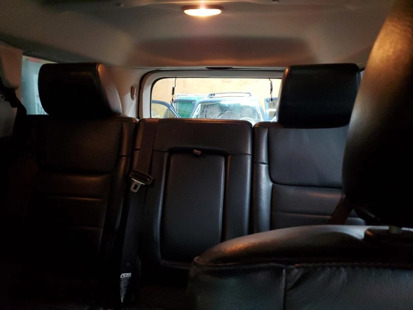 2010 Jeep Commander Sport z VIN 1J4RG4GK5AC153002, wystawiony jako Copart lot #43247725 z przebiegiem 189 879 mil mil oraz Czysty tytuł • Clean title. Historia ofert i sprzedaży dostępna na DreamBid. Obrazek 10.