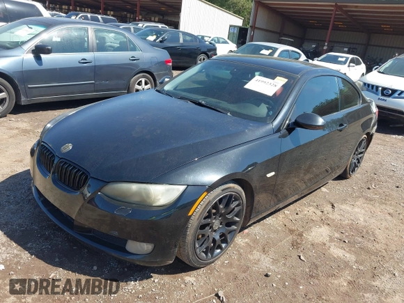 2009 BMW 3 Series 328i with VIN WBAWB33509P138474, listed as a IAAI auction lot 41992328 with 177,613 mi miles. Bid and sale history available at carsss.com. Image 2.