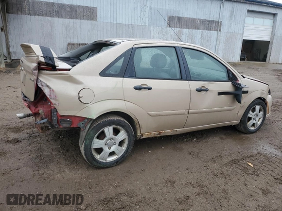 2006 Ford Focus S with VIN 1FAHP34N66W199170, listed as a Copart auction lot 82226114 with 193,281 mi miles and Non Repairable. Bid and sale history available at carsss.com. Image 3.