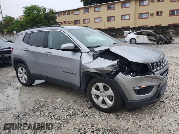 2019 Jeep Compass Latitude with VIN 3C4NJCBB3KT636386, listed as a Copart auction lot 58555305 with 97,923 mi miles and Salvage title. Bid and sale history available at DreamBid. Image 4.