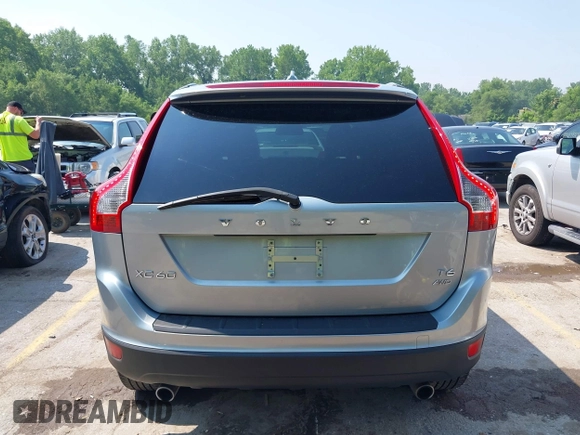 2013 Volvo XC60 T6 z VIN YV4902DZ5D2448575, wystawiony jako IAAI lot #42434563 z przebiegiem 154 710 mil mil oraz . Historia ofert i sprzedaży dostępna na DreamBid. Obrazek 16.