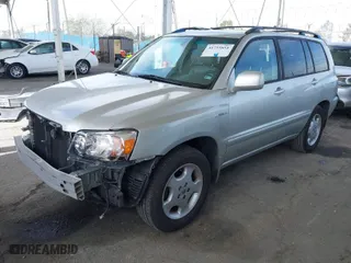 2004 Toyota Highlander with VIN JTEDP21A740036530, listed as a IAAI auction lot 41755851 with 184,088 mi miles. Bid and sale history available at carsss.com. Image 2.