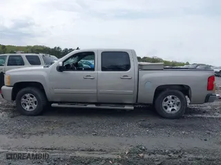 2008 Chevrolet Silverado 1500 LTZ with VIN 3GCEC13J68G145249, listed as a IAAI auction lot 41927560 with 252,141 mi miles. Bid and sale history available at carsss.com. Image 14.