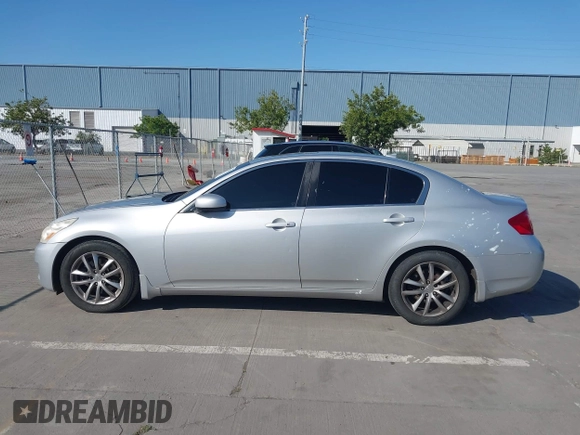 2008 Infiniti G35 Journey with VIN JNKBV61E28M212313, listed as a IAAI auction lot 42131325 with 143,123 mi miles. Bid and sale history available at carsss.com. Image 14.