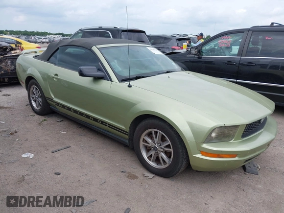 2005 Ford Mustang Deluxe with VIN 1ZVFT84N555249312, listed as a IAAI auction lot 42145721 with 334,417 mi miles. Bid and sale history available at carsss.com. Image 1.