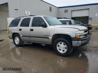 2001 Chevrolet Tahoe LT with VIN 1GNEC13T21R156926, listed as a Copart auction lot 43191715 with 284,182 mi miles and Salvage Title. Bid and sale history available at carsss.com. Image 4.