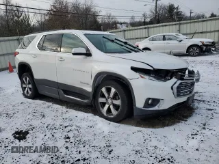 2021 Chevrolet Traverse LT z VIN 1GNERHKWXMJ252163, wystawiony jako Copart lot #43426355 z przebiegiem 40 796 mil mil oraz Szkoda całkowita • Salvage title. Historia ofert i sprzedaży dostępna na DreamBid. Obrazek 4.