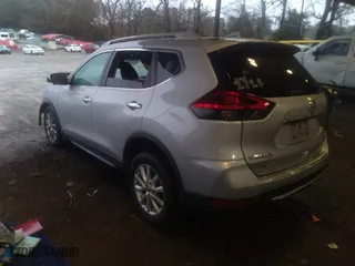 2017 Nissan Rogue SL with VIN 5N1AT2MT2HC893533, listed as a IAAI auction lot 41571360 with 84,062 mi miles. Bid and sale history available at carsss.com. Image 3.
