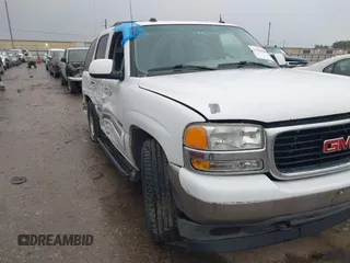 2005 GMC Yukon SLT with VIN 1GKEK13TX5R105664, listed as a IAAI auction lot 41285001 with 494,700 mi miles. Bid and sale history available at carsss.com. Image 1.