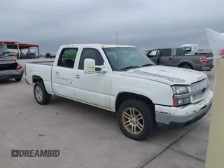 2005 Chevrolet Silverado 1500 LS z VIN 2GCEC13TX51264590, wystawiony jako IAAI lot #42333287 z przebiegiem 179 230 mil mil oraz . Historia ofert i sprzedaży dostępna na DreamBid. Obrazek 1.