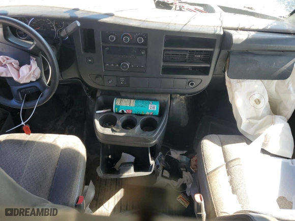 2014 GMC Savana Cargo Van with VIN 1GTW7FCA7E1910050, listed as a Copart auction lot 81046724 with 0 mi miles and Salvage Title. Bid and sale history available at carsss.com. Image 8.