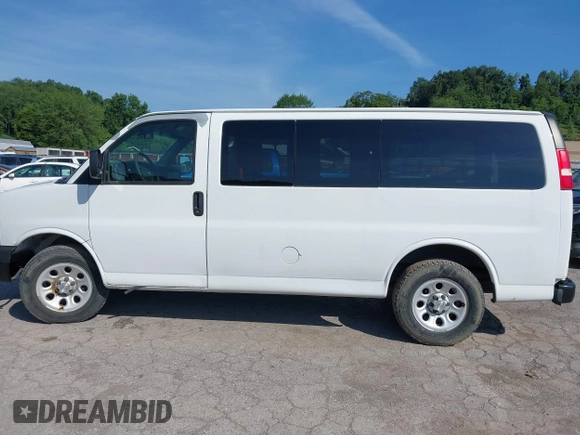 2009 Chevrolet Express Cargo with VIN 1GCFG154691155652, listed as a IAAI auction lot 42692824 with 40,430 mi miles and . Bid and sale history available at DreamBid. Image 14.