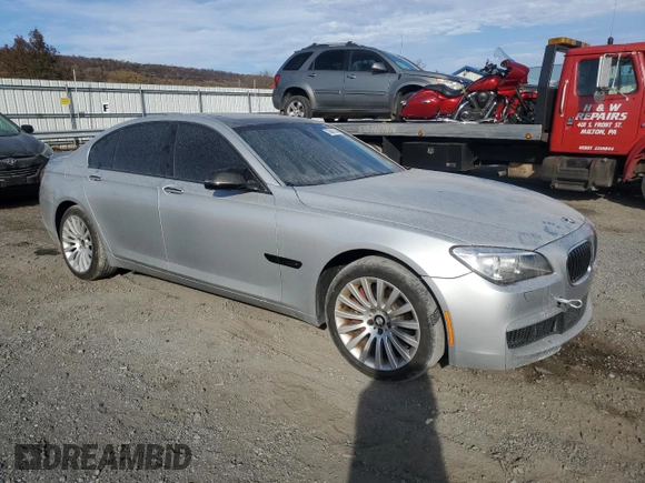 2013 BMW 7 Series 750i xDrive z VIN WBAYB6C53DD223796, wystawiony jako Copart lot #79402144 z przebiegiem 144 125 mil mil oraz Czysty tytuł • Clean title. Historia ofert i sprzedaży dostępna na DreamBid. Obrazek 4.