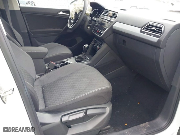 2021 Volkswagen Tiguan S with VIN 3VV1B7AX9MM119690, listed as a IAAI auction lot 41352383 with 27,149 mi miles. Bid and sale history available at carsss.com. Image 5.