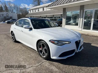 2017 Alfa Romeo Giulia with VIN ZARFAEDN9H7531927, listed as a IAAI auction lot 41704451 with 202,720 mi miles. Bid and sale history available at carsss.com. Image 1.