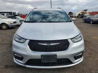 2022 Chrysler Pacifica Limited with VIN 2C4RC1GG7NR175799, listed as a Copart auction lot 63038045 with 32,317 mi miles and Clean title. Bid and sale history available at DreamBid. Image 5.