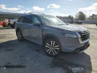 2022 Nissan Pathfinder Platinum z VIN 5N1DR3DJ0NC261450, wystawiony jako Copart lot #52529575 z przebiegiem 52 490 mil mil oraz Szkoda całkowita • Salvage title. Historia ofert i sprzedaży dostępna na DreamBid. Obrazek 4.
